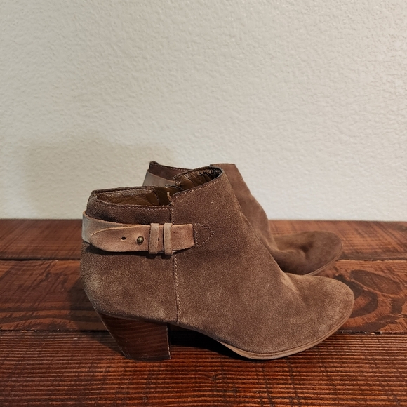 Guess Geora Brown Leather Suede Ankle Booties - Picture 3 of 12